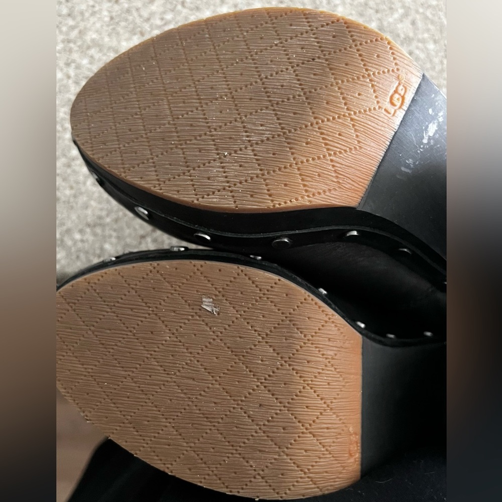 Ugg Boot Size 39 - Authentic - image 5